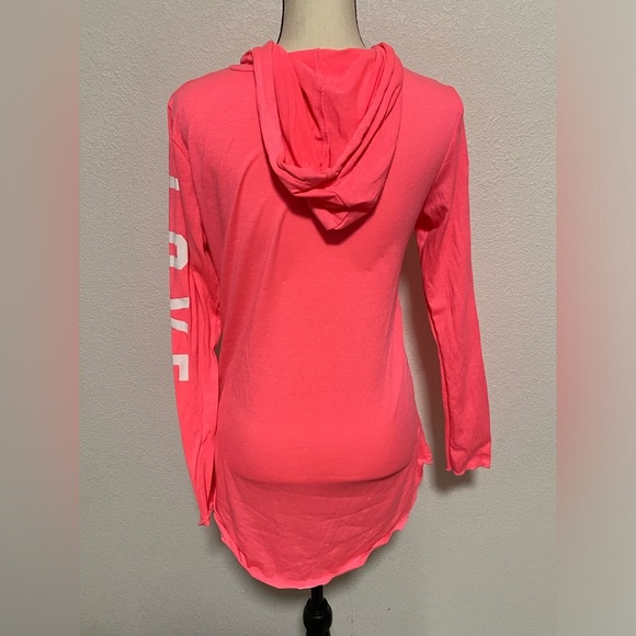 Free Kisses Top Hoodie Long Sleeves - Picture 3 of 6